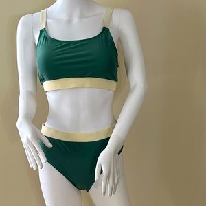 No BRAND NAME size Medium stretchy (The color green is a little light